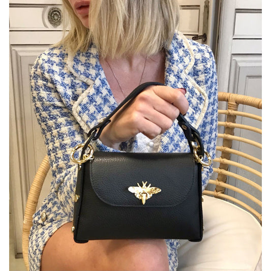 Torebka kompaktowa do ręki z ozdobą 5697