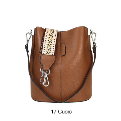 Damska skórzana torba na ramię - 5633