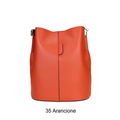 Damska skórzana torba na ramię - 5633